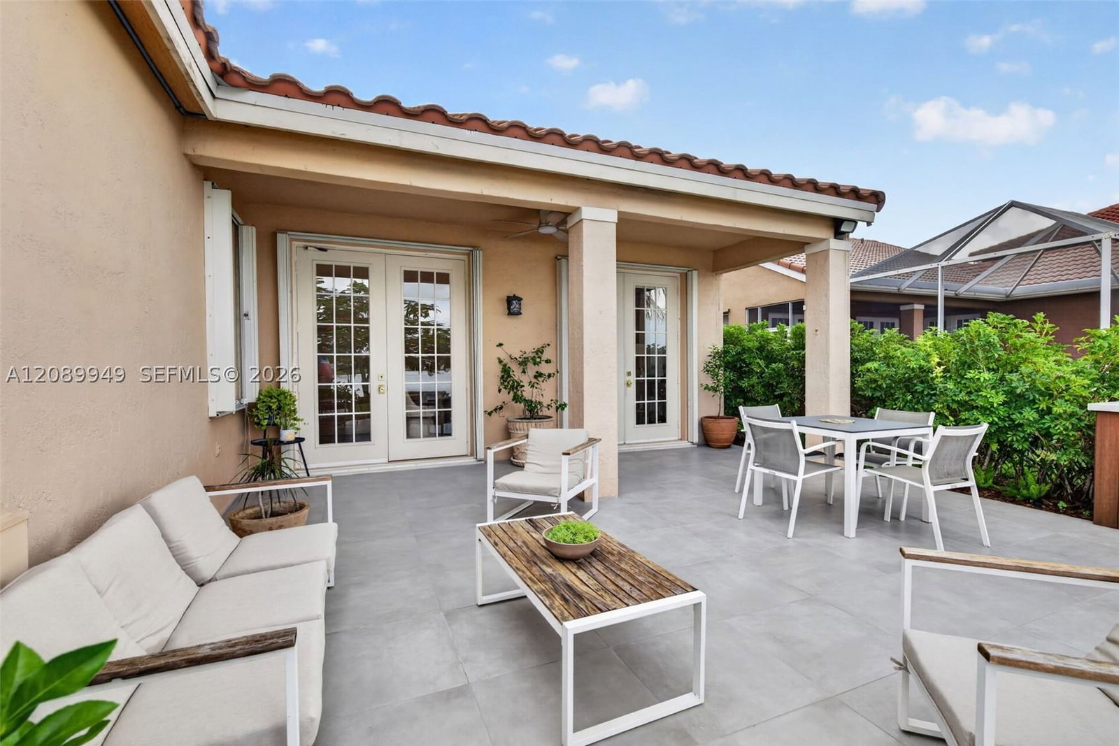 Real estate property located at 820 Falling Water Rd, Broward, Sector 4 North, Weston, FL
