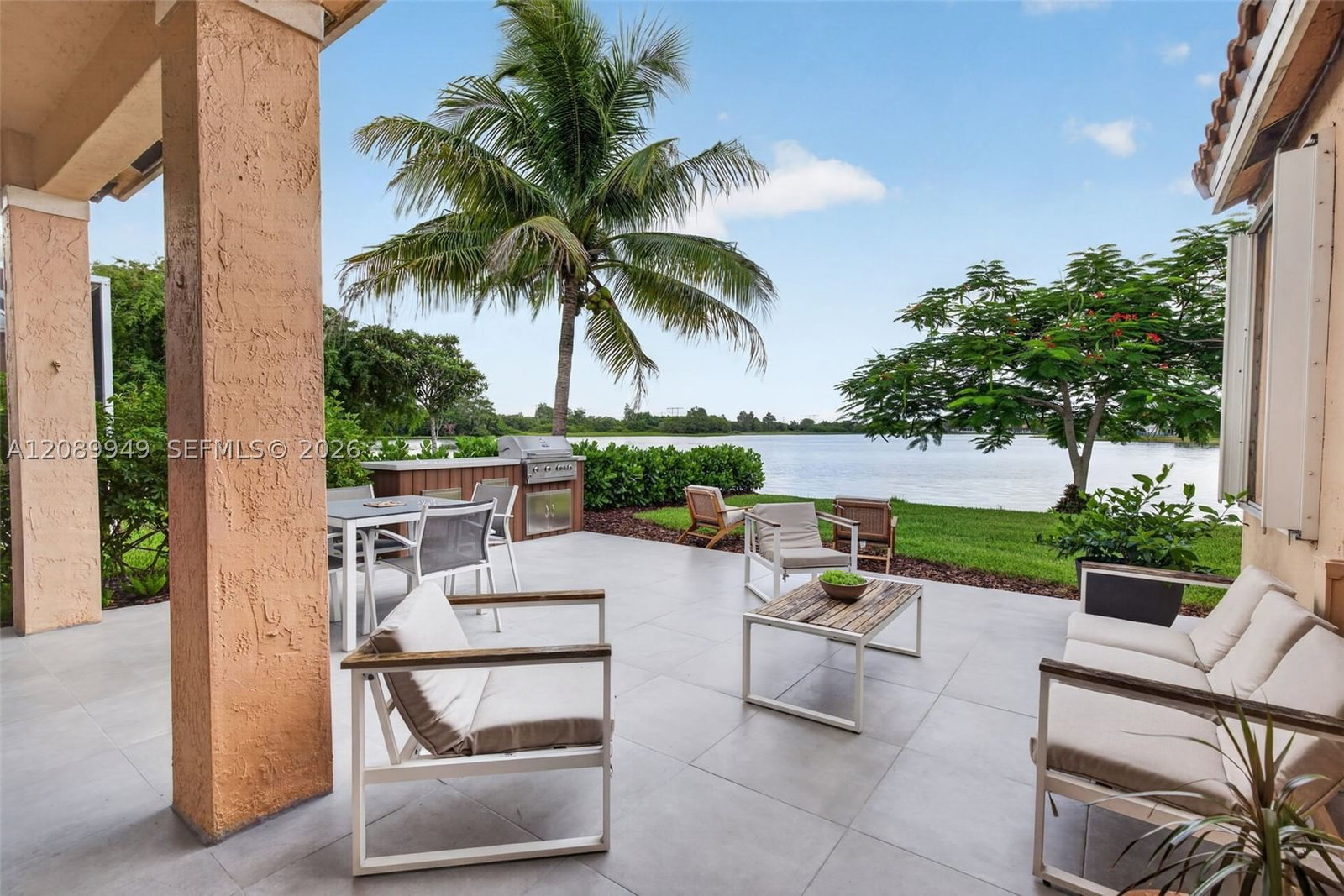 Real estate property located at 820 Falling Water Rd, Broward, Sector 4 North, Weston, FL