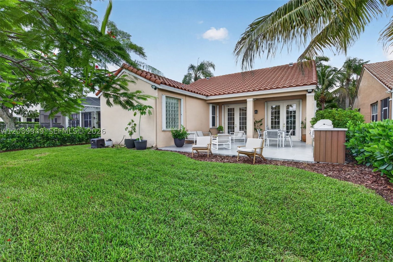 Real estate property located at 820 Falling Water Rd, Broward, Sector 4 North, Weston, FL