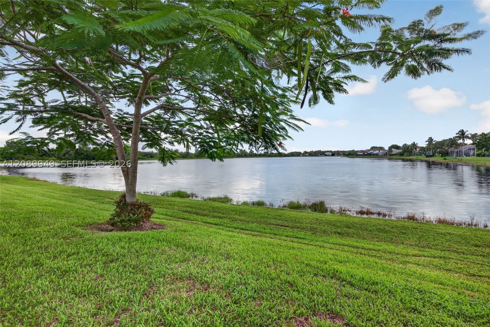 Real estate property located at 820 Falling Water Rd, Broward, Sector 4 North, Weston, FL
