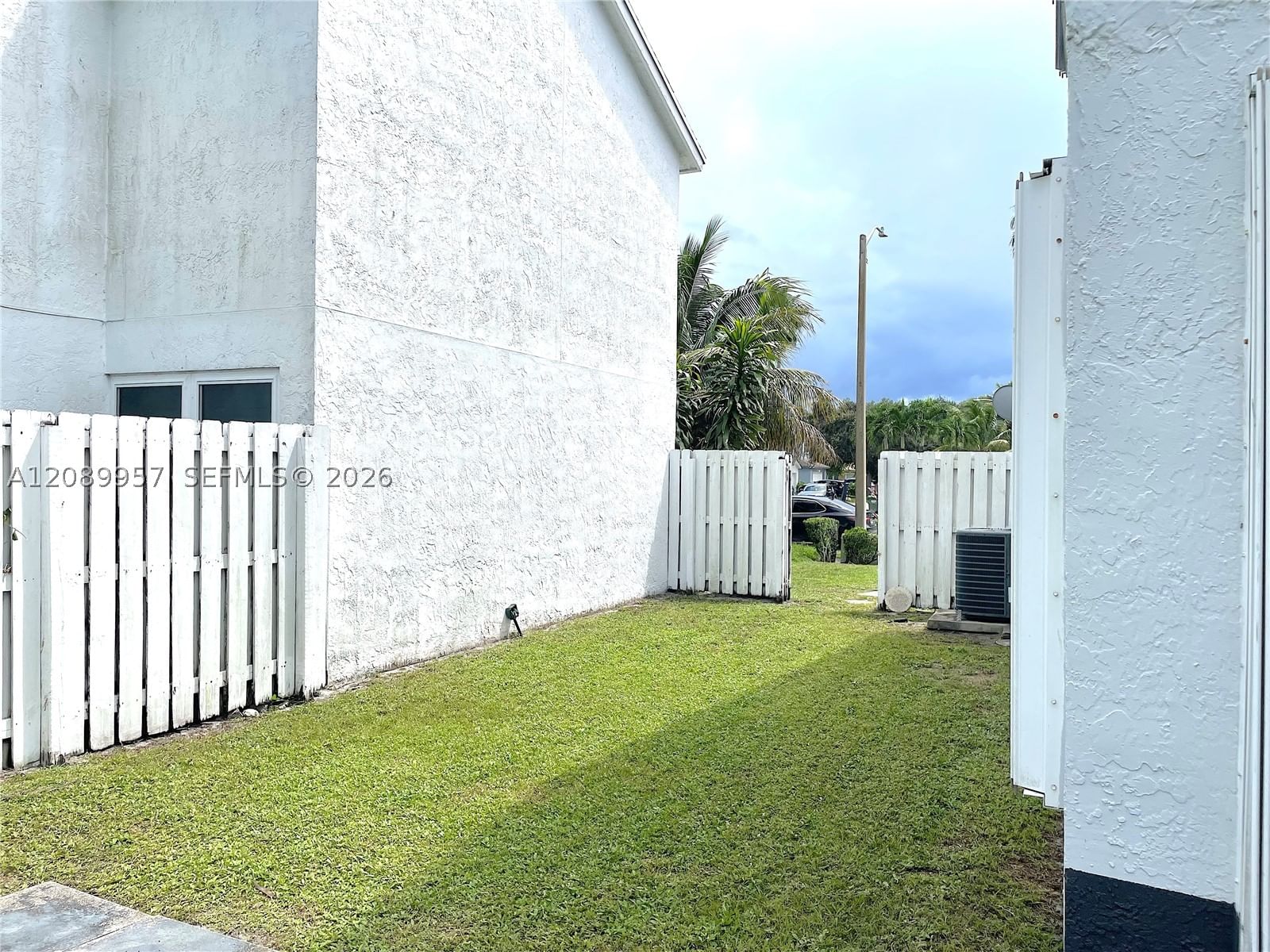 Real estate property located at 8851 9th Ct, Broward, Cinnamon Place V, Pembroke Pines, FL
