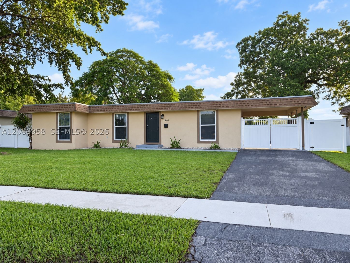Real estate property located at 7907 73rd Ter, Broward, Heathgate, Tamarac, FL