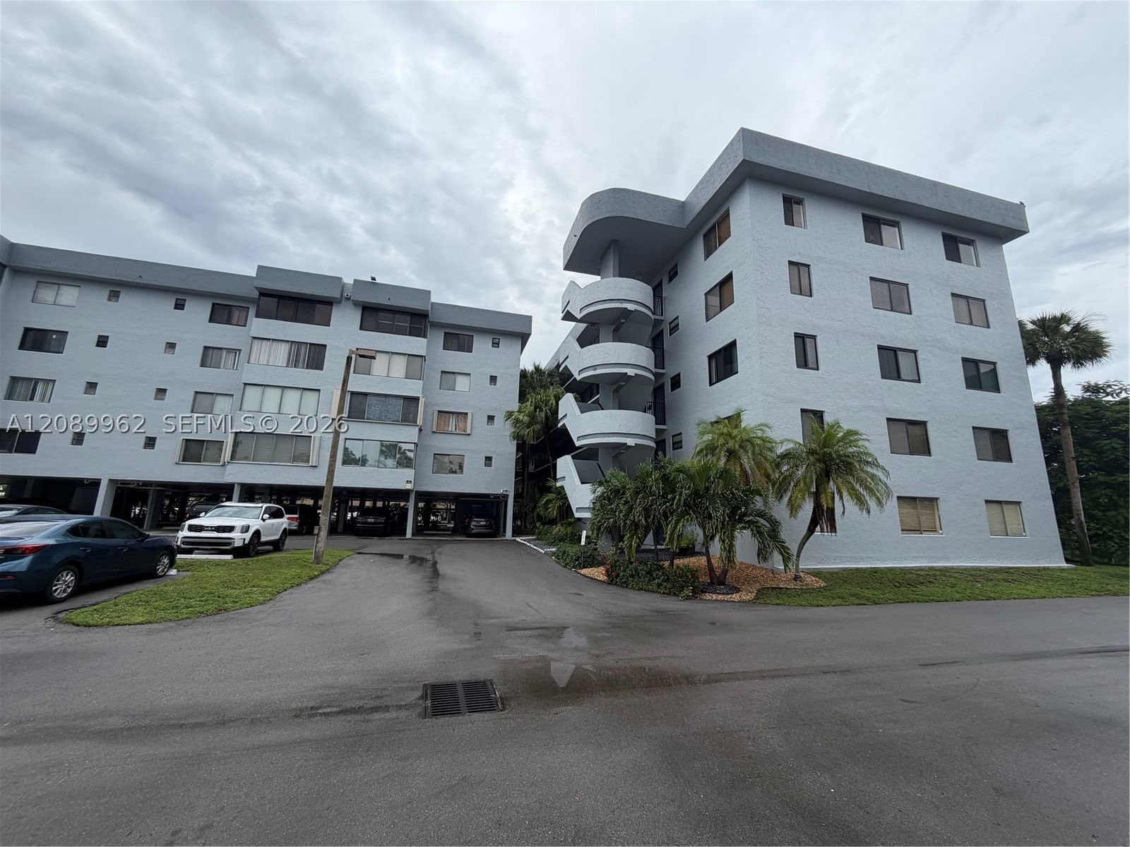 Real estate property located at 8020 Hampton Blvd #401, Broward, Carlisle At Hamptons West, North Lauderdale, FL
