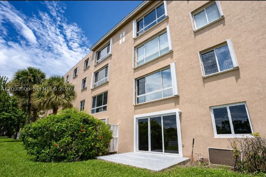 Real estate property located at 5810 Crystal Shores Dr #102, Palm Beach, Regal Shores Condo, Boynton Beach, FL