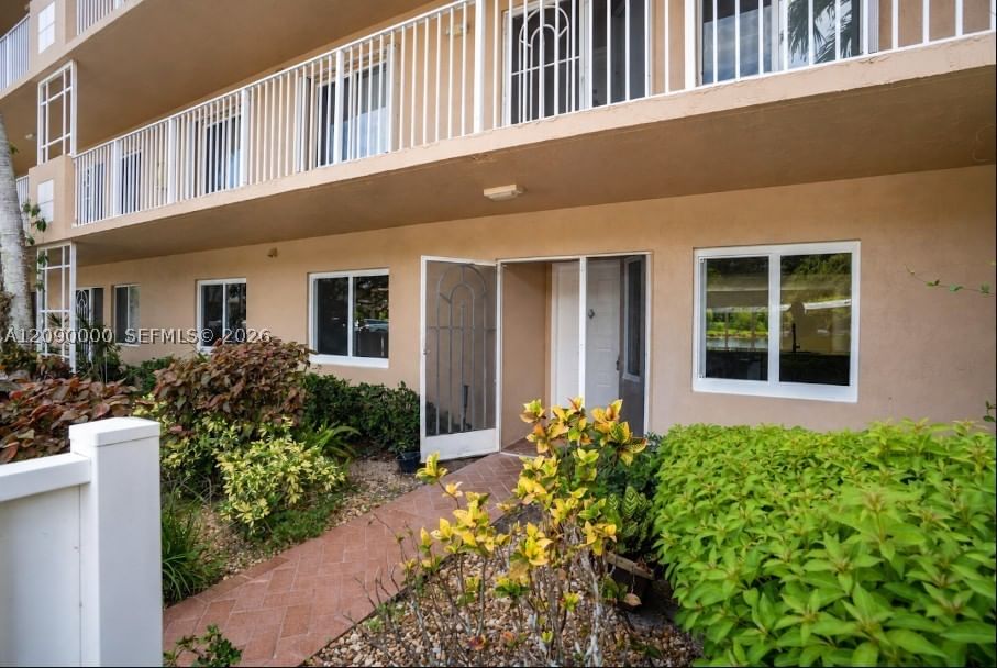 Real estate property located at 5810 Crystal Shores Dr #102, Palm Beach, Regal Shores Condo, Boynton Beach, FL