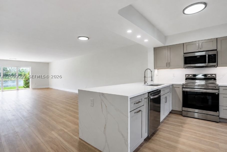 Real estate property located at 5810 Crystal Shores Dr #102, Palm Beach, Regal Shores Condo, Boynton Beach, FL