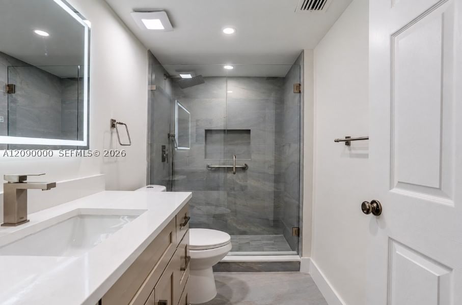Real estate property located at 5810 Crystal Shores Dr #102, Palm Beach, Regal Shores Condo, Boynton Beach, FL