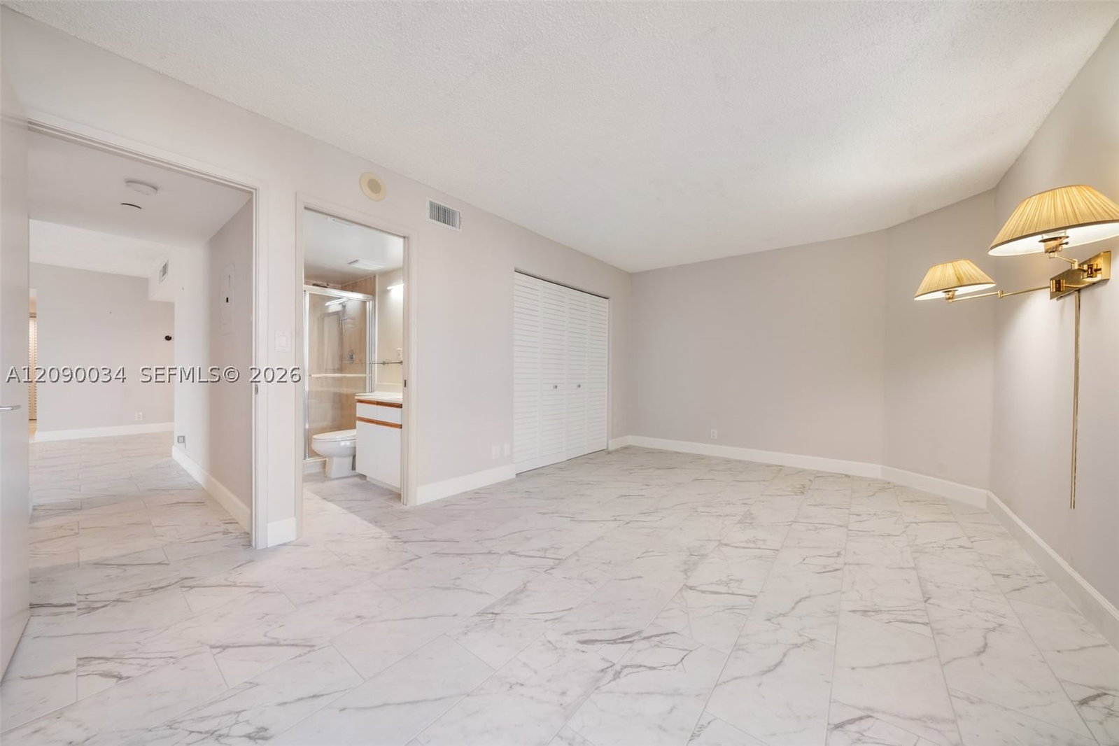 Real estate property located at 19195 Mystic Pointe Dr #2406, Miami-dade, Mystic Pointe Condo No Tw, Aventura, FL