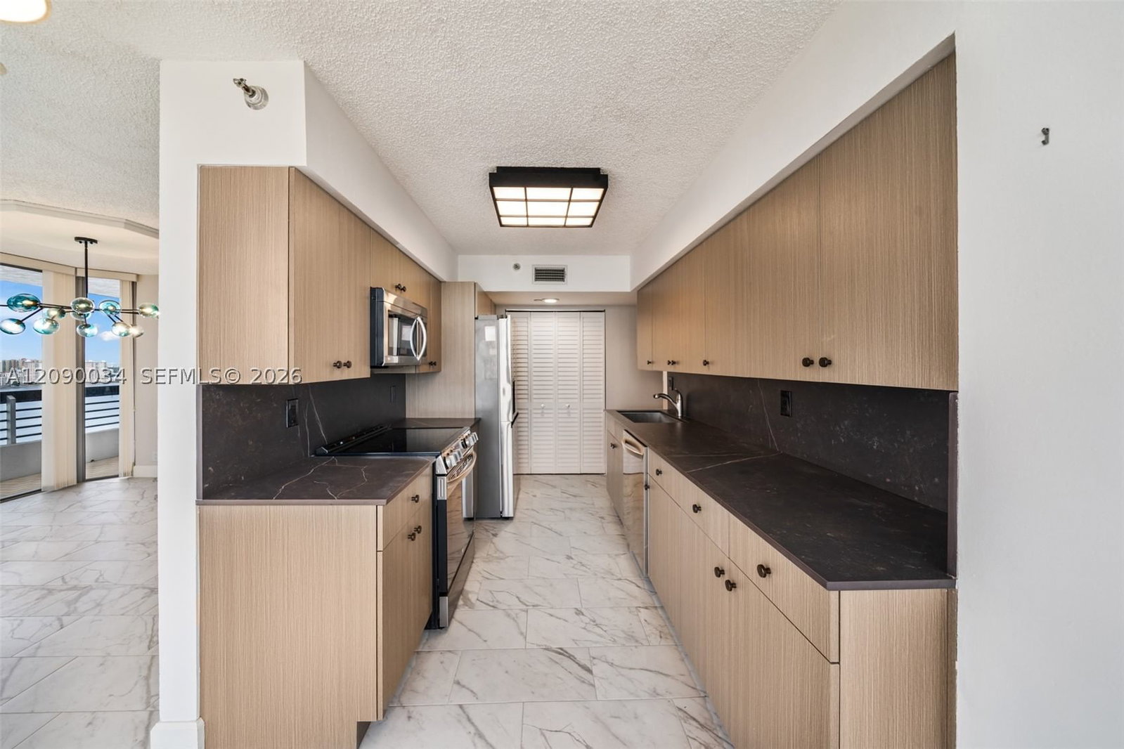 Real estate property located at 19195 Mystic Pointe Dr #2406, Miami-dade, Mystic Pointe Condo No Tw, Aventura, FL