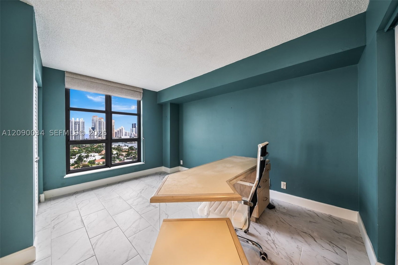 Real estate property located at 19195 Mystic Pointe Dr #2406, Miami-dade, Mystic Pointe Condo No Tw, Aventura, FL