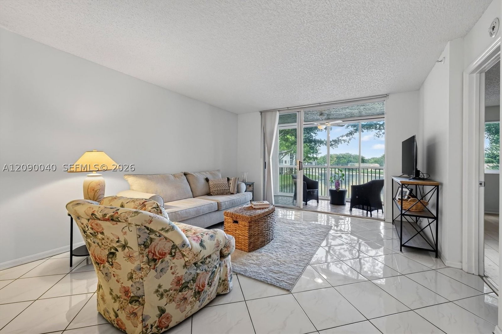Real estate property located at 9587 Weldon Cir B203, Broward, Weldon Condominium, Tamarac, FL