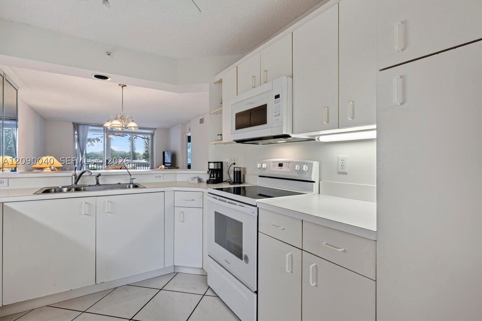 Real estate property located at 9587 Weldon Cir B203, Broward, Weldon Condominium, Tamarac, FL