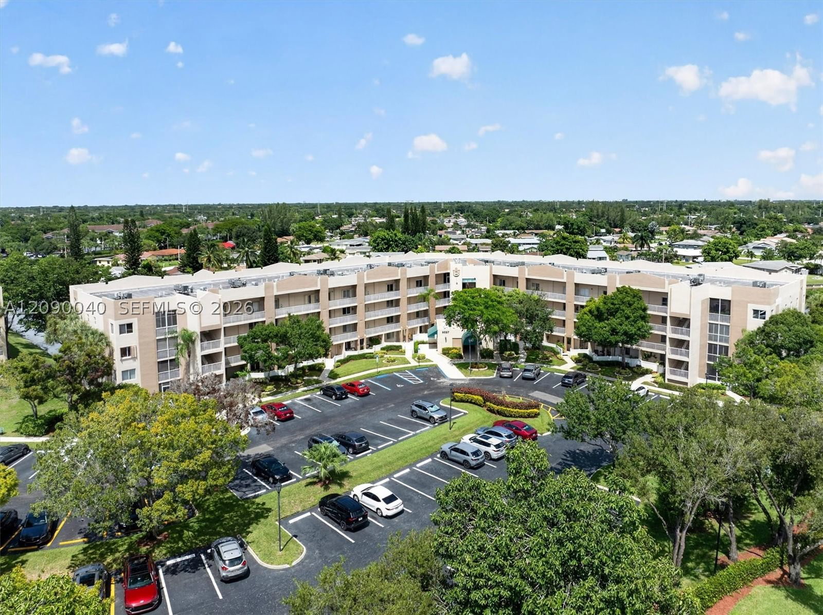 Real estate property located at 9587 Weldon Cir B203, Broward, Weldon Condominium, Tamarac, FL