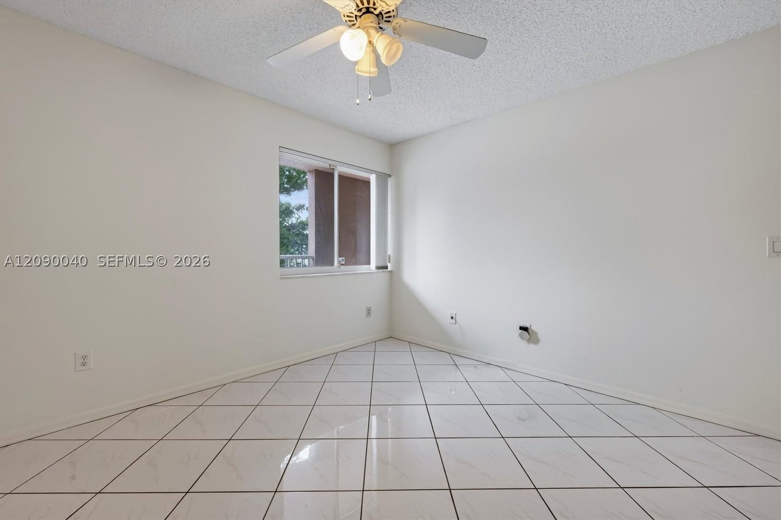 Real estate property located at 9587 Weldon Cir B203, Broward, Weldon Condominium, Tamarac, FL