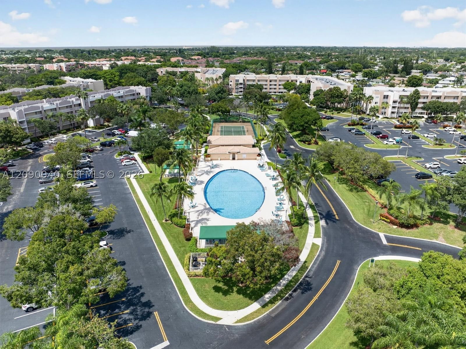 Real estate property located at 9587 Weldon Cir B203, Broward, Weldon Condominium, Tamarac, FL