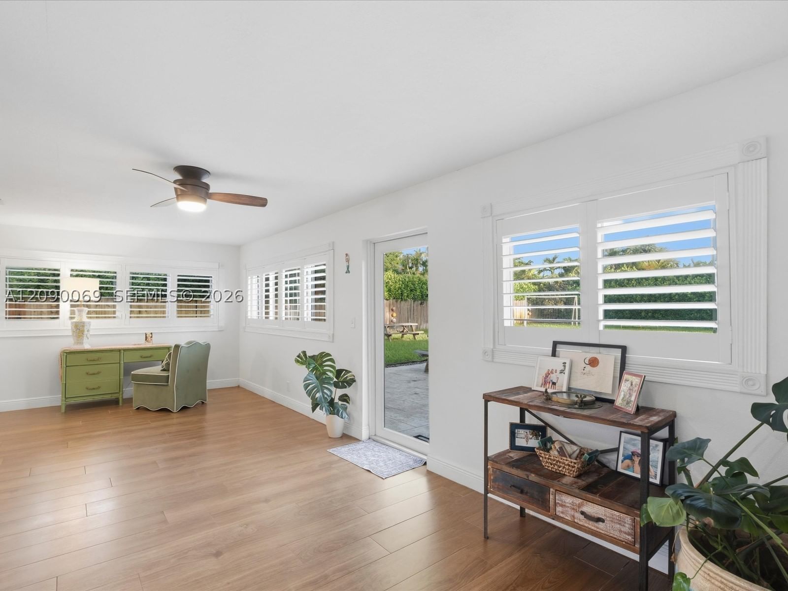Real estate property located at 5740 8th St, Broward, Plantation Park Lakesites, Plantation, FL