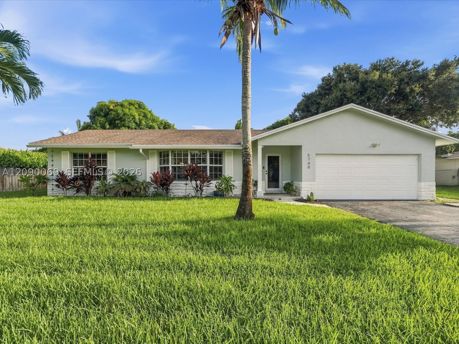 Real estate property located at 5740 8th St, Broward, Plantation Park Lakesites, Plantation, FL