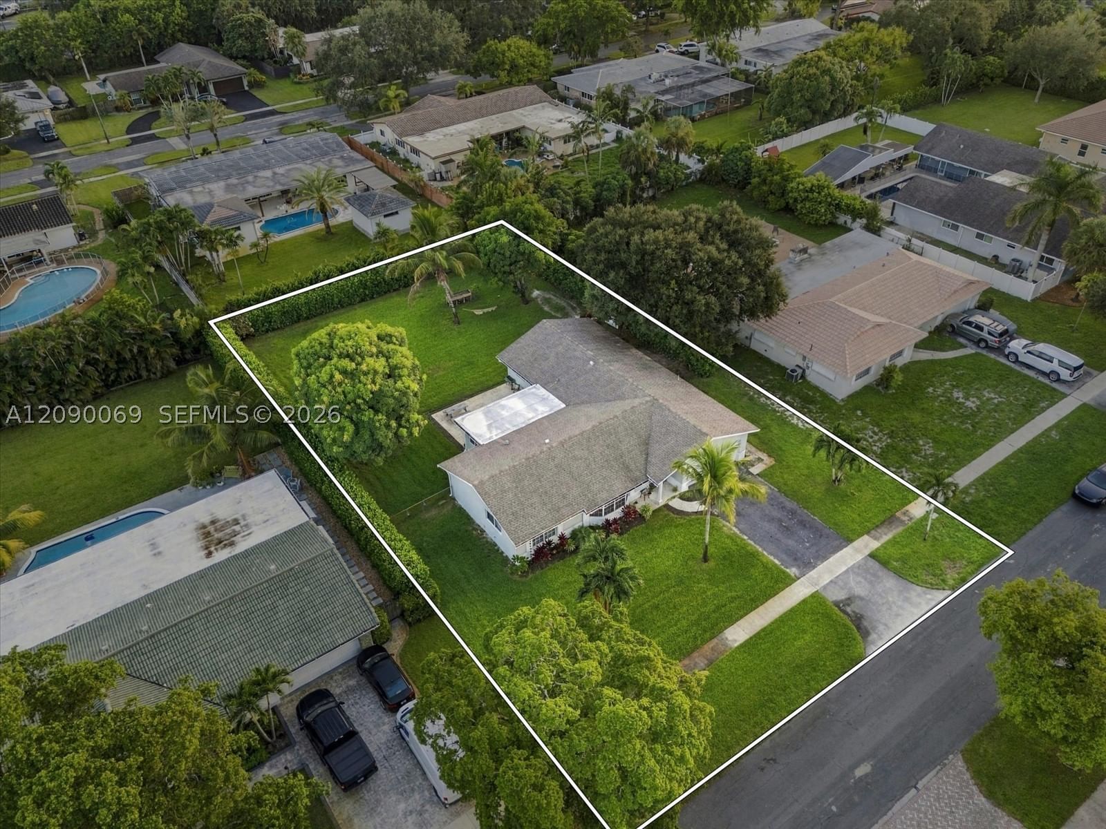 Real estate property located at 5740 8th St, Broward, Plantation Park Lakesites, Plantation, FL