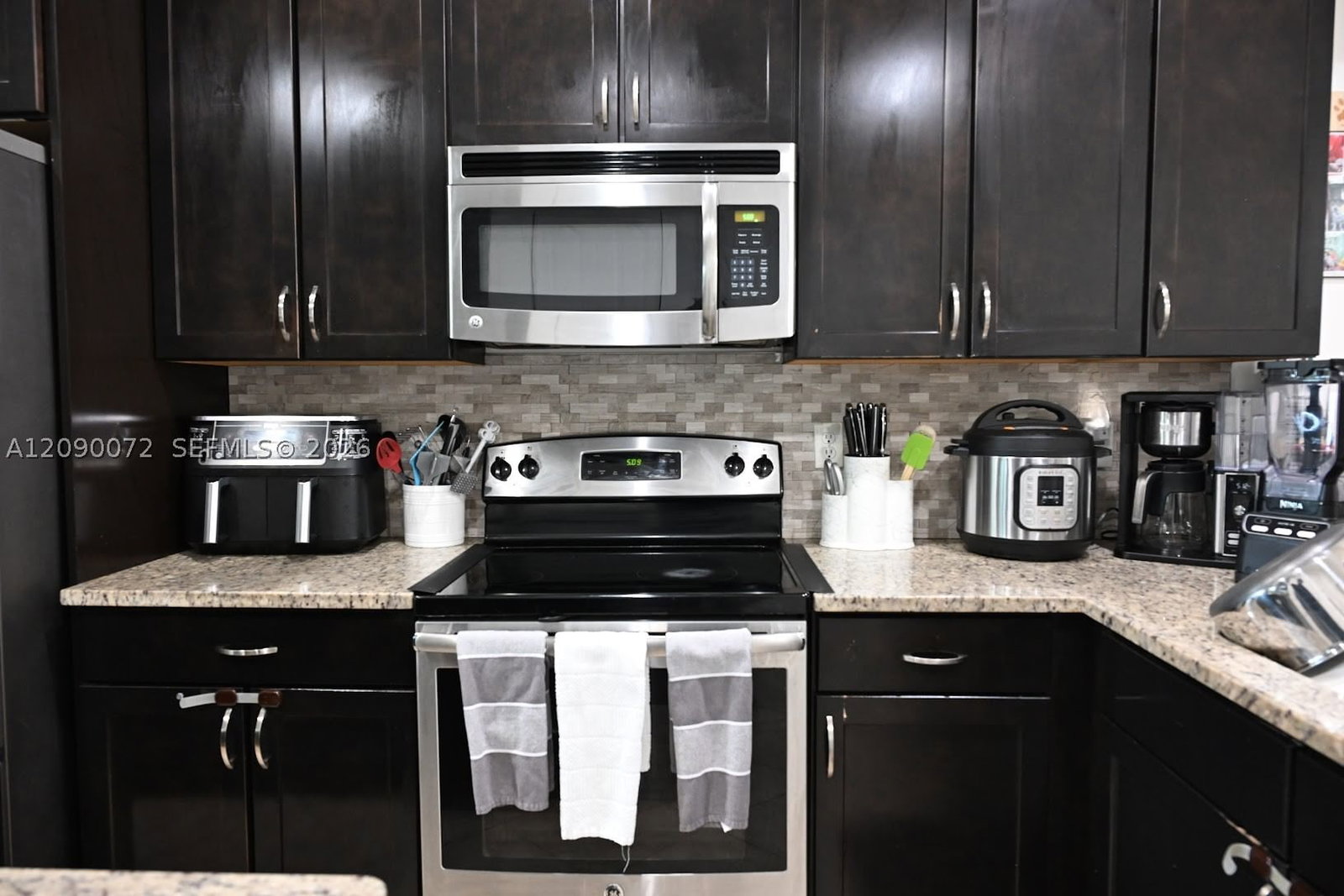 Real estate property located at 7722 52nd Pl, Broward, Rodeo Village, Davie, FL