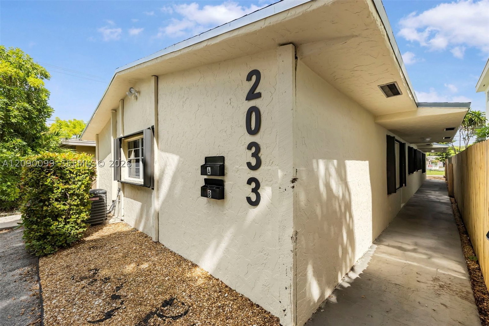Real estate property located at 2033 Dewey St, Broward, Hollywood South Side Add, Hollywood, FL