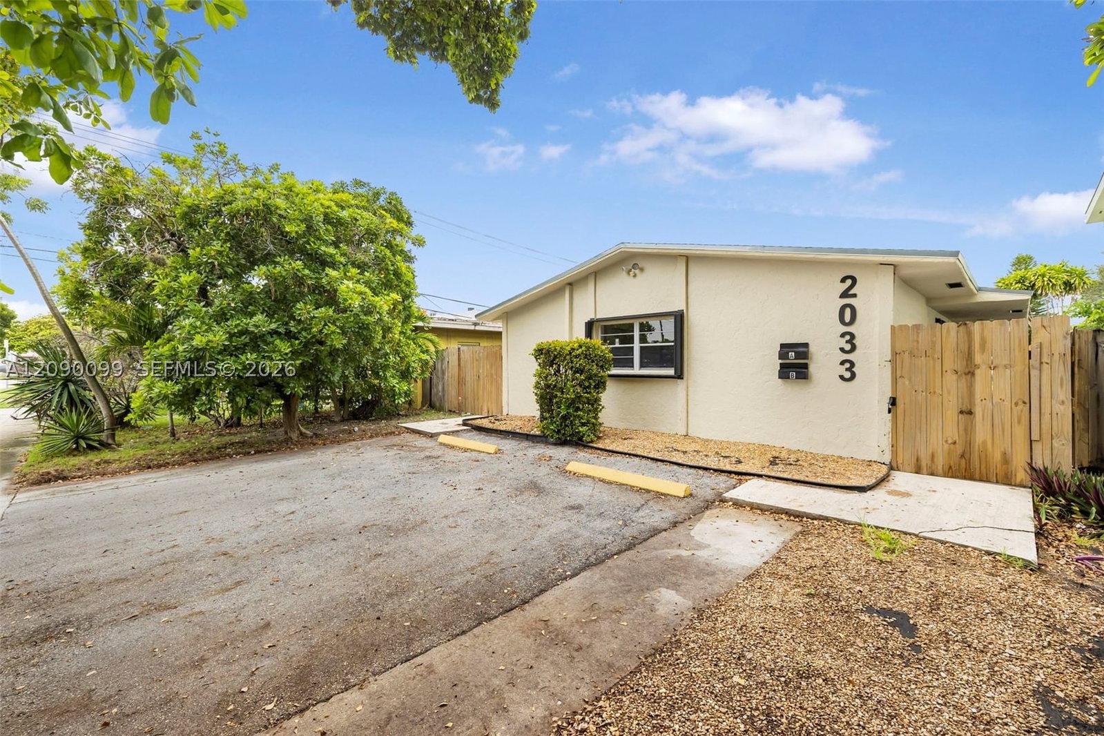 Real estate property located at 2033 Dewey St, Broward, Hollywood South Side Add, Hollywood, FL