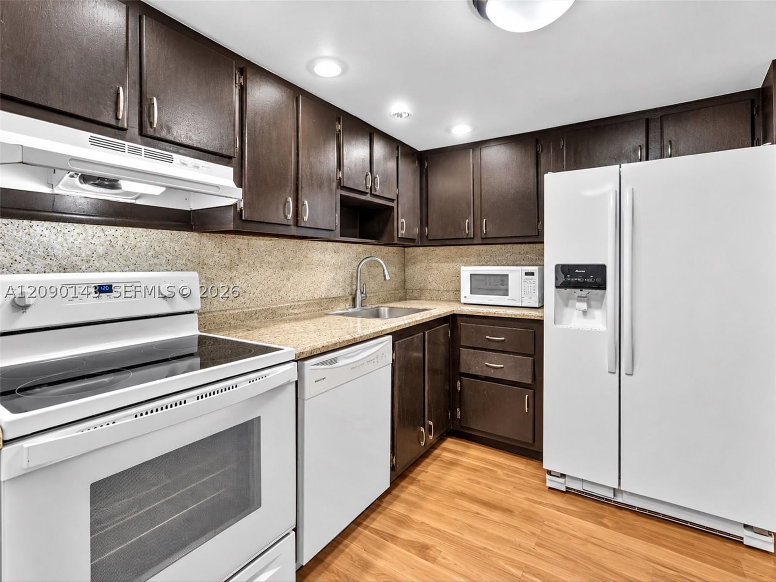 Real estate property located at 20379 Country Club Dr #332, Miami-dade, Coronado Condo- Tower Ii, Aventura, FL