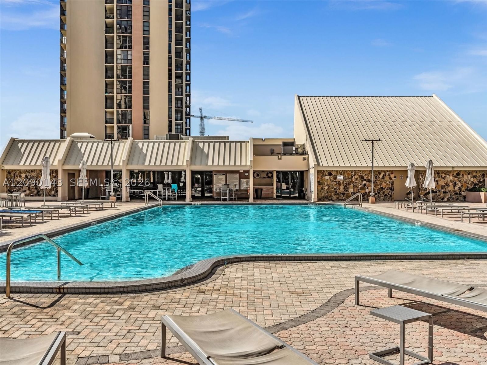 Real estate property located at 20379 Country Club Dr #332, Miami-dade, Coronado Condo- Tower Ii, Aventura, FL