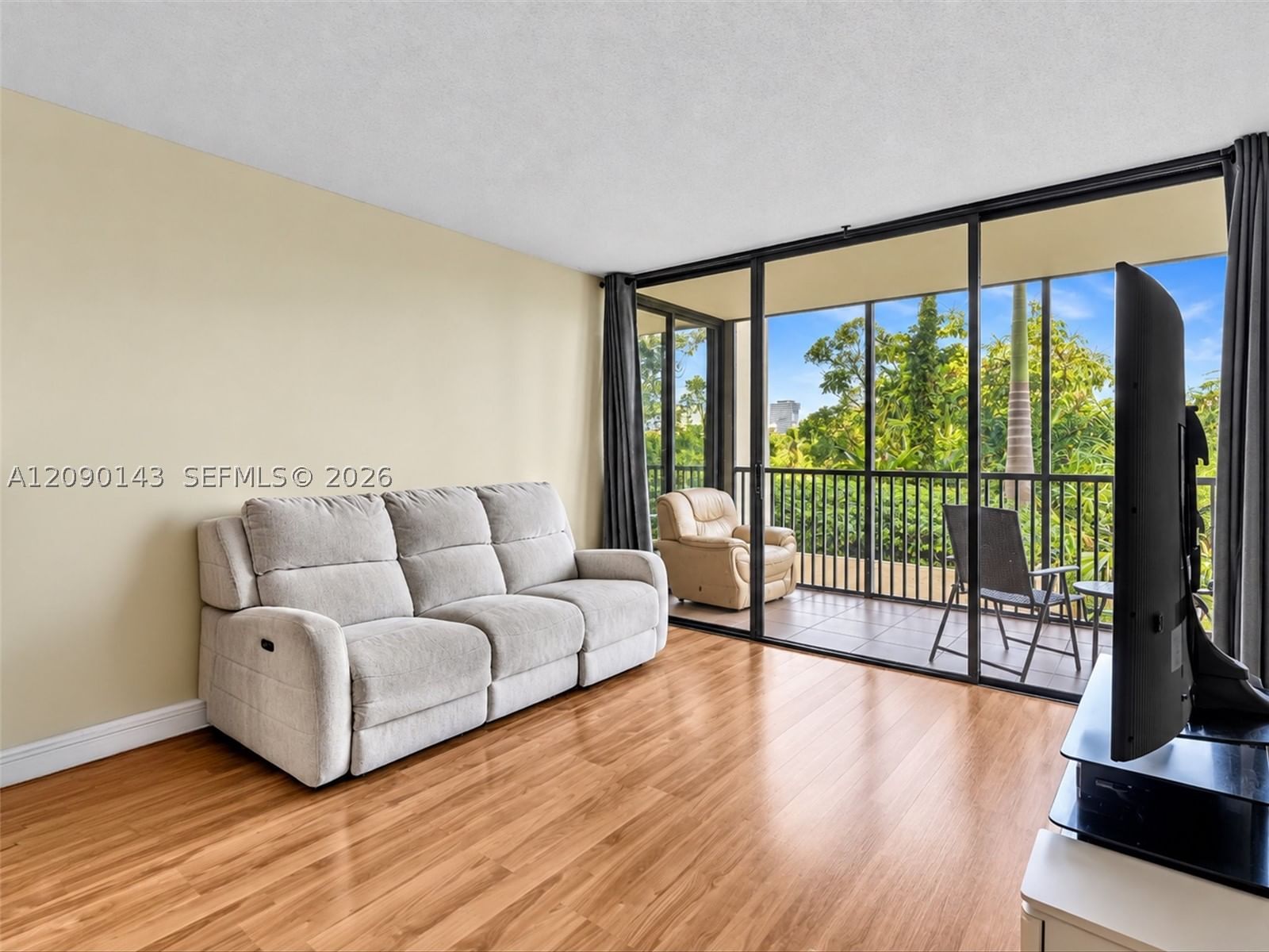 Real estate property located at 20379 Country Club Dr #332, Miami-dade, Coronado Condo- Tower Ii, Aventura, FL
