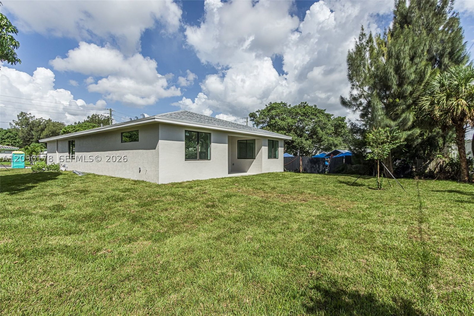 Real estate property located at 2960 24th Ave, Broward, Ziladen Properties, Oakland Park, FL