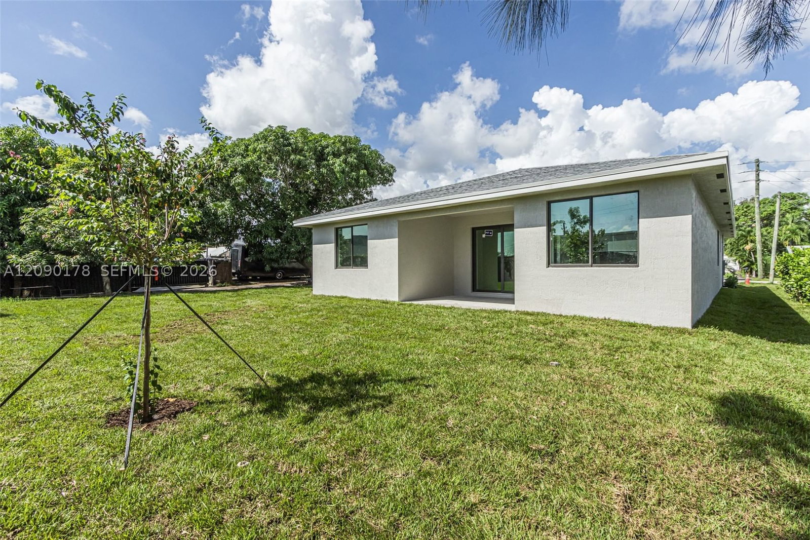 Real estate property located at 2960 24th Ave, Broward, Ziladen Properties, Oakland Park, FL