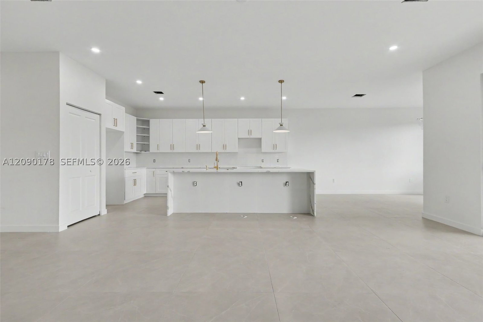 Real estate property located at 2960 24th Ave, Broward, Ziladen Properties, Oakland Park, FL