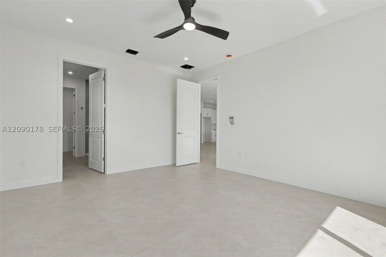 Real estate property located at 2960 24th Ave, Broward, Ziladen Properties, Oakland Park, FL