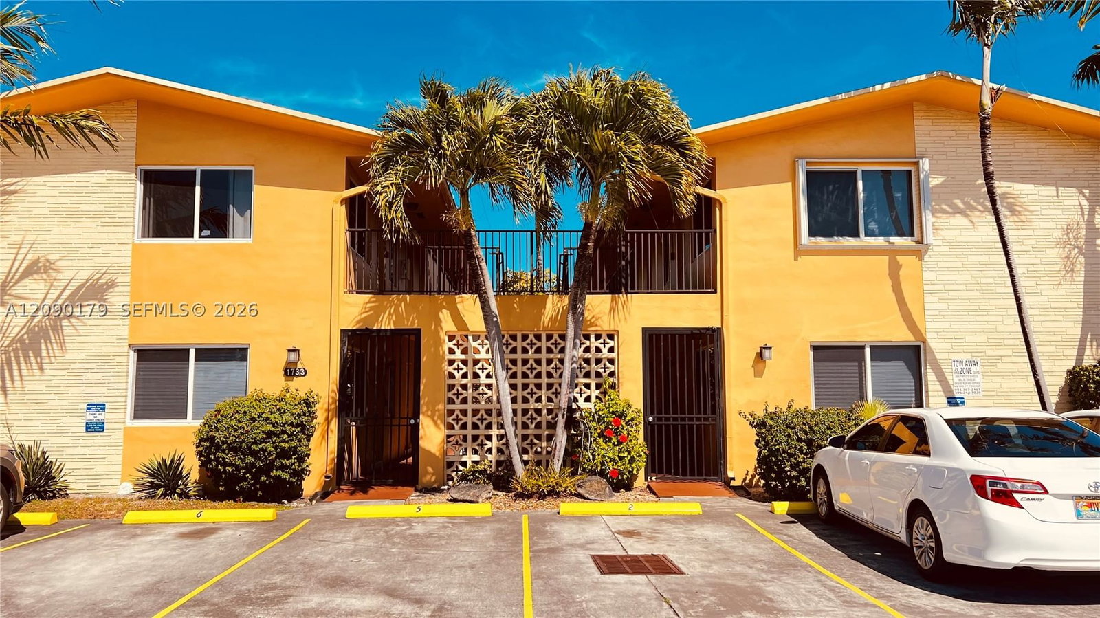 Real estate property located at 1733 Mayo St #11, Broward, Mayo Apartments Assoc Inc, Hollywood, FL