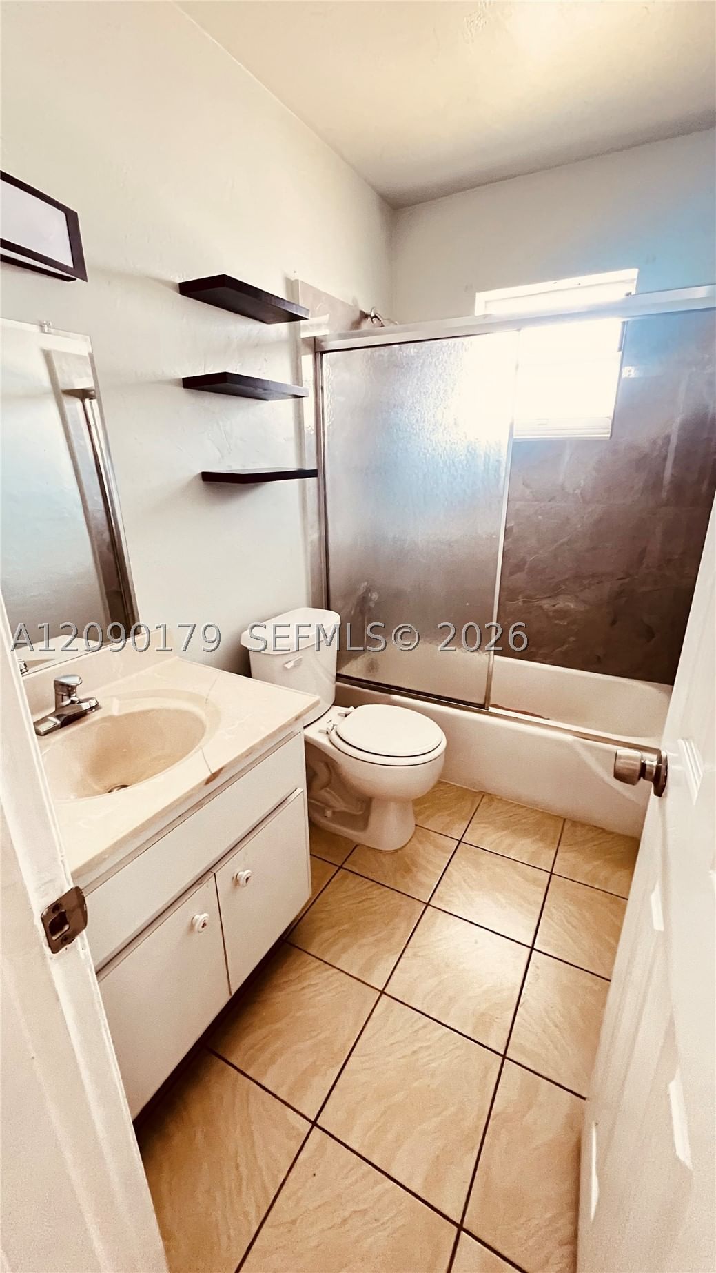Real estate property located at 1733 Mayo St #11, Broward, Mayo Apartments Assoc Inc, Hollywood, FL