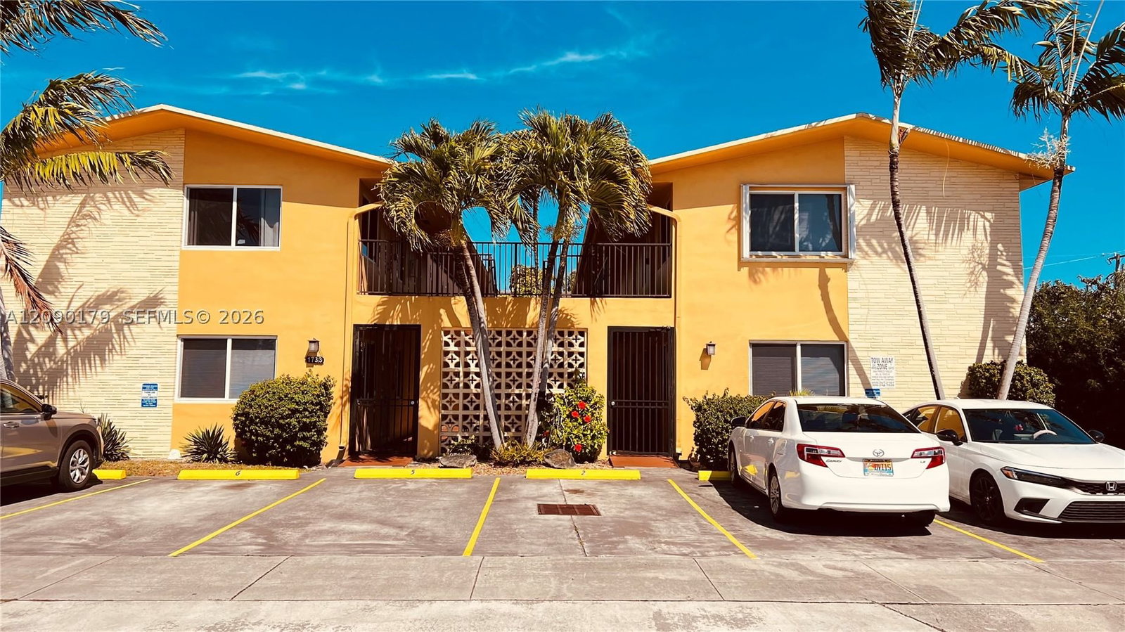 Real estate property located at 1733 Mayo St #11, Broward, Mayo Apartments Assoc Inc, Hollywood, FL