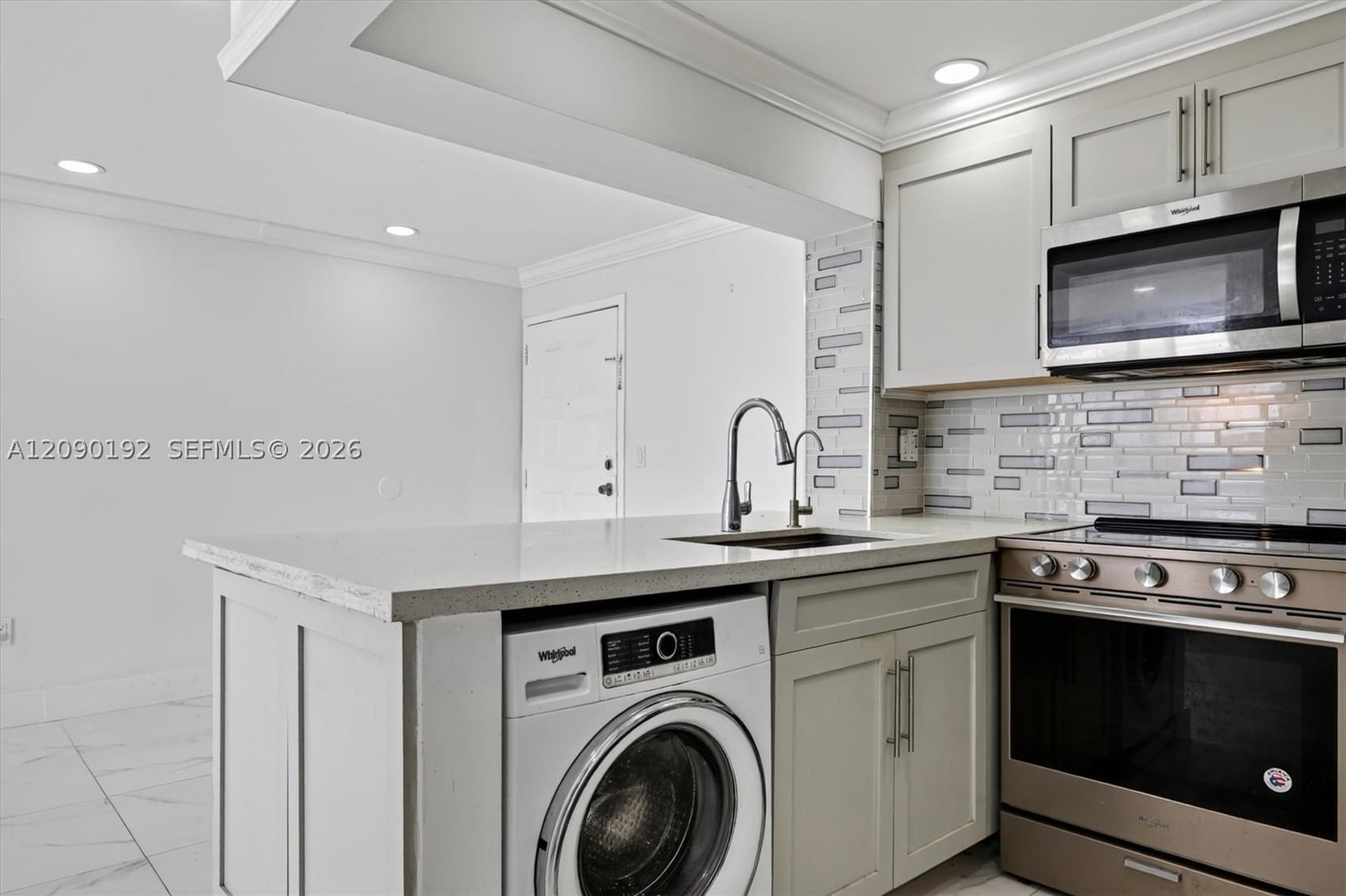 Real estate property located at 8075 7th St #503, Miami-dade, Fontainebleau Gardens Con, Miami, FL