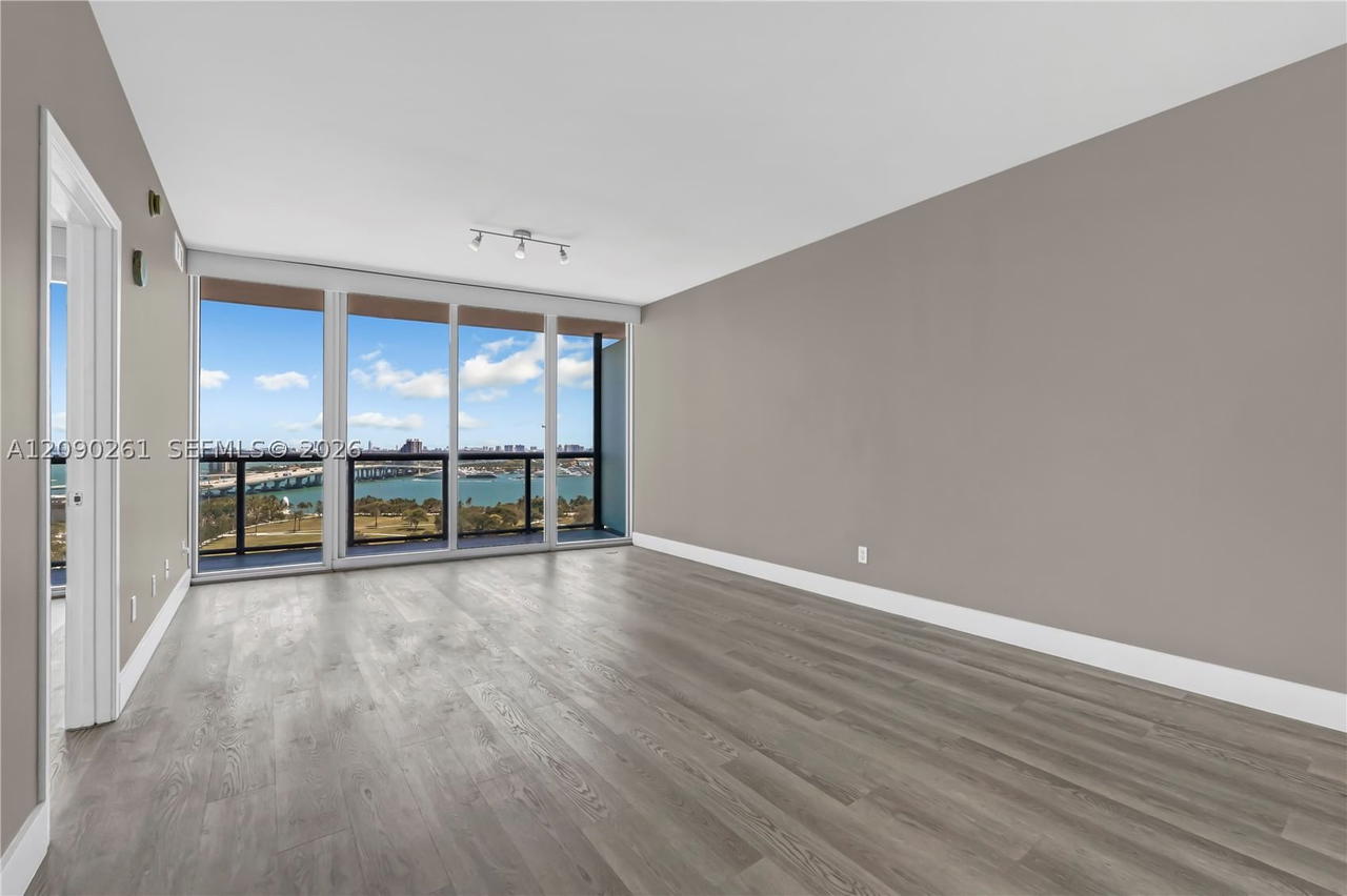 Real estate property located at 888 Biscayne Blvd #1710, Miami-dade, Marinablue Condo, Miami, FL