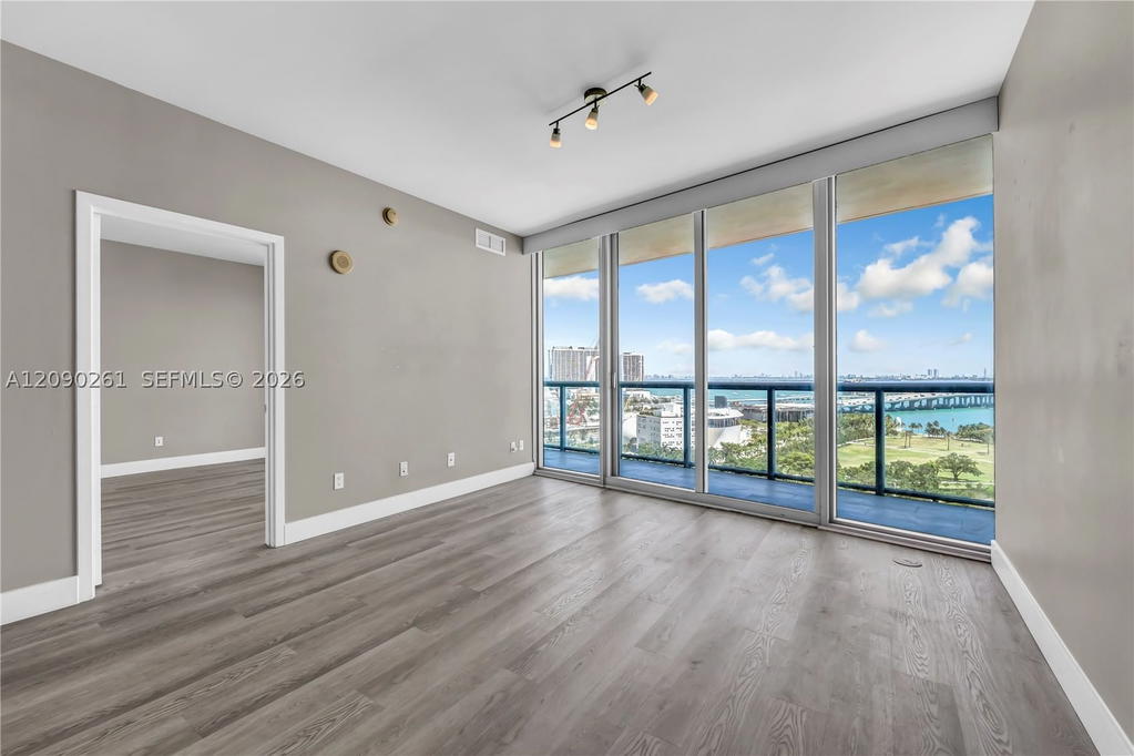 Real estate property located at 888 Biscayne Blvd #1710, Miami-dade, Marinablue Condo, Miami, FL