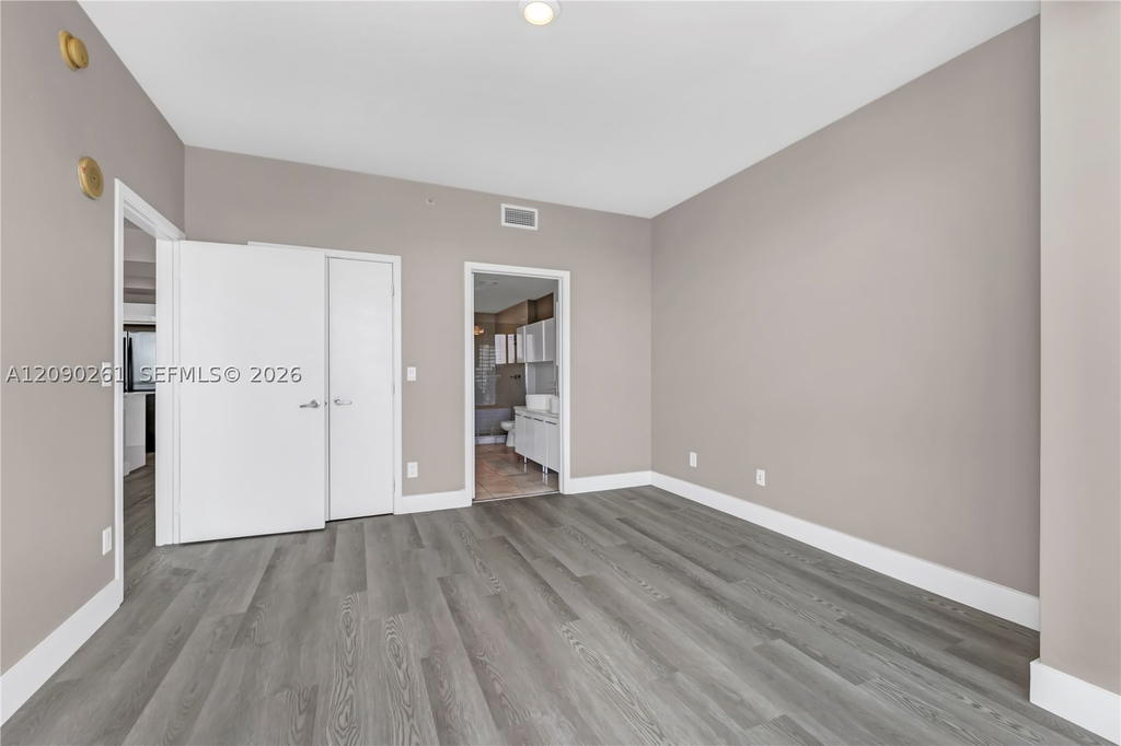 Real estate property located at 888 Biscayne Blvd #1710, Miami-dade, Marinablue Condo, Miami, FL