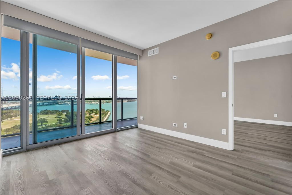 Real estate property located at 888 Biscayne Blvd #1710, Miami-dade, Marinablue Condo, Miami, FL