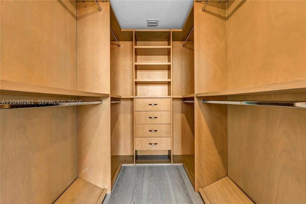 Real estate property located at 888 Biscayne Blvd #1710, Miami-dade, Marinablue Condo, Miami, FL
