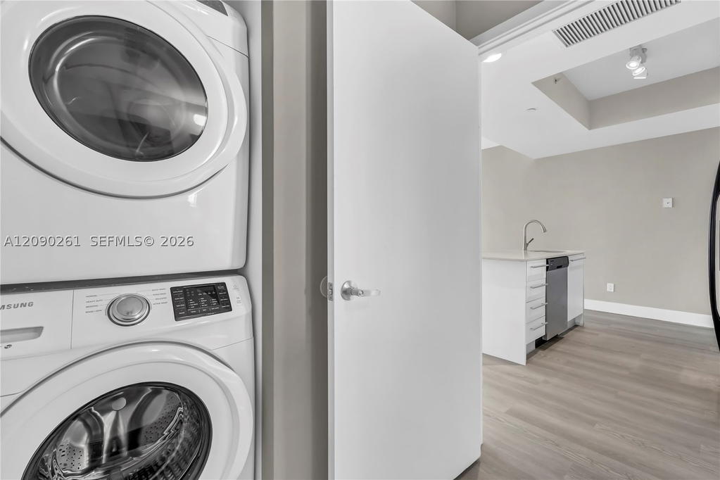 Real estate property located at 888 Biscayne Blvd #1710, Miami-dade, Marinablue Condo, Miami, FL
