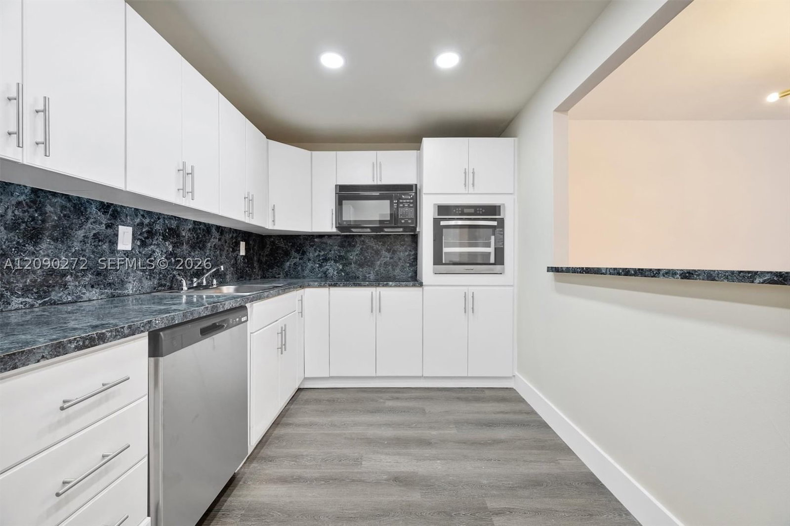 Real estate property located at 19380 Collins Ave #1023, Miami-dade, Oceanview Building B Cond, Sunny Isles Beach, FL