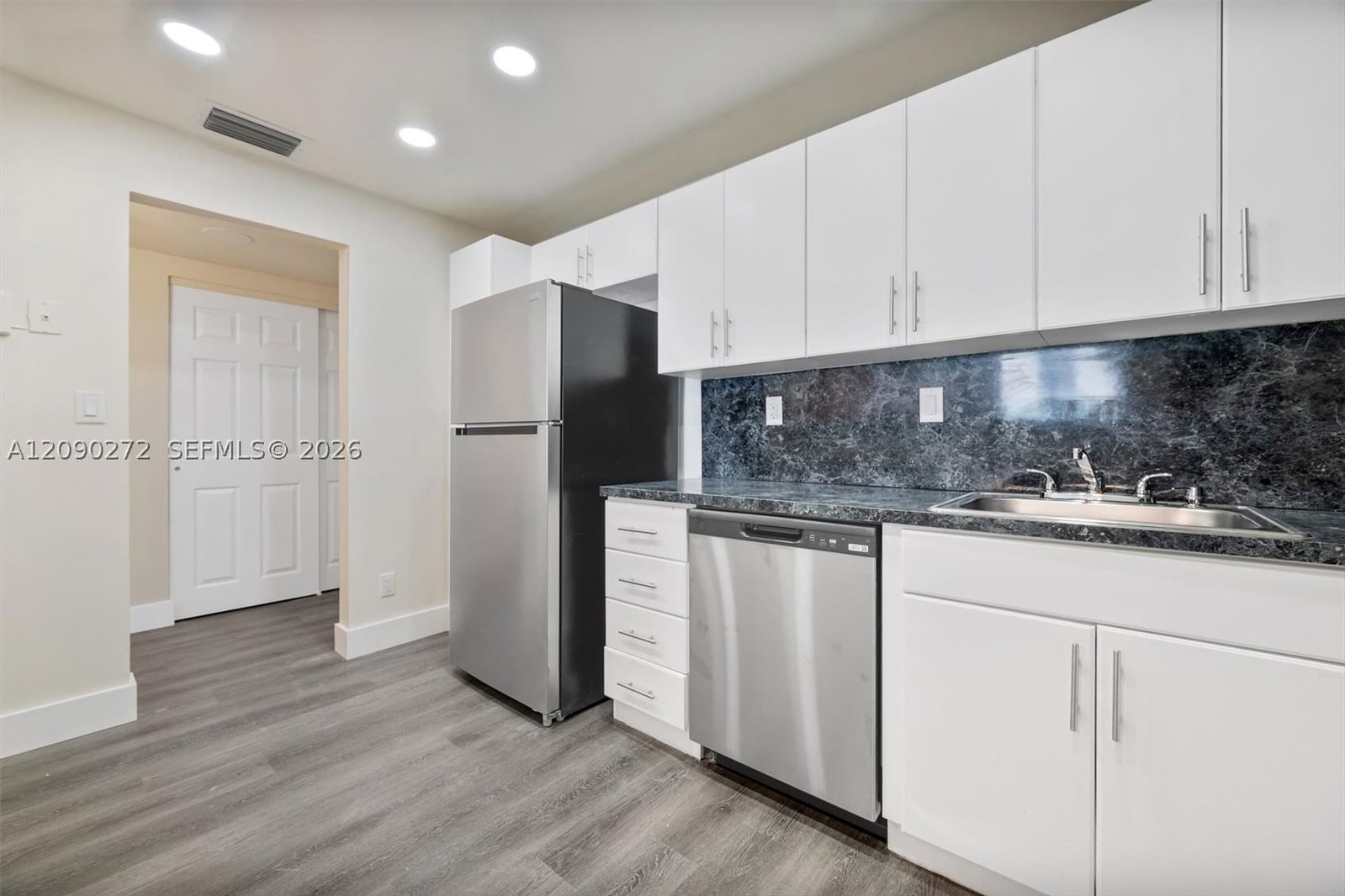 Real estate property located at 19380 Collins Ave #1023, Miami-dade, Oceanview Building B Cond, Sunny Isles Beach, FL