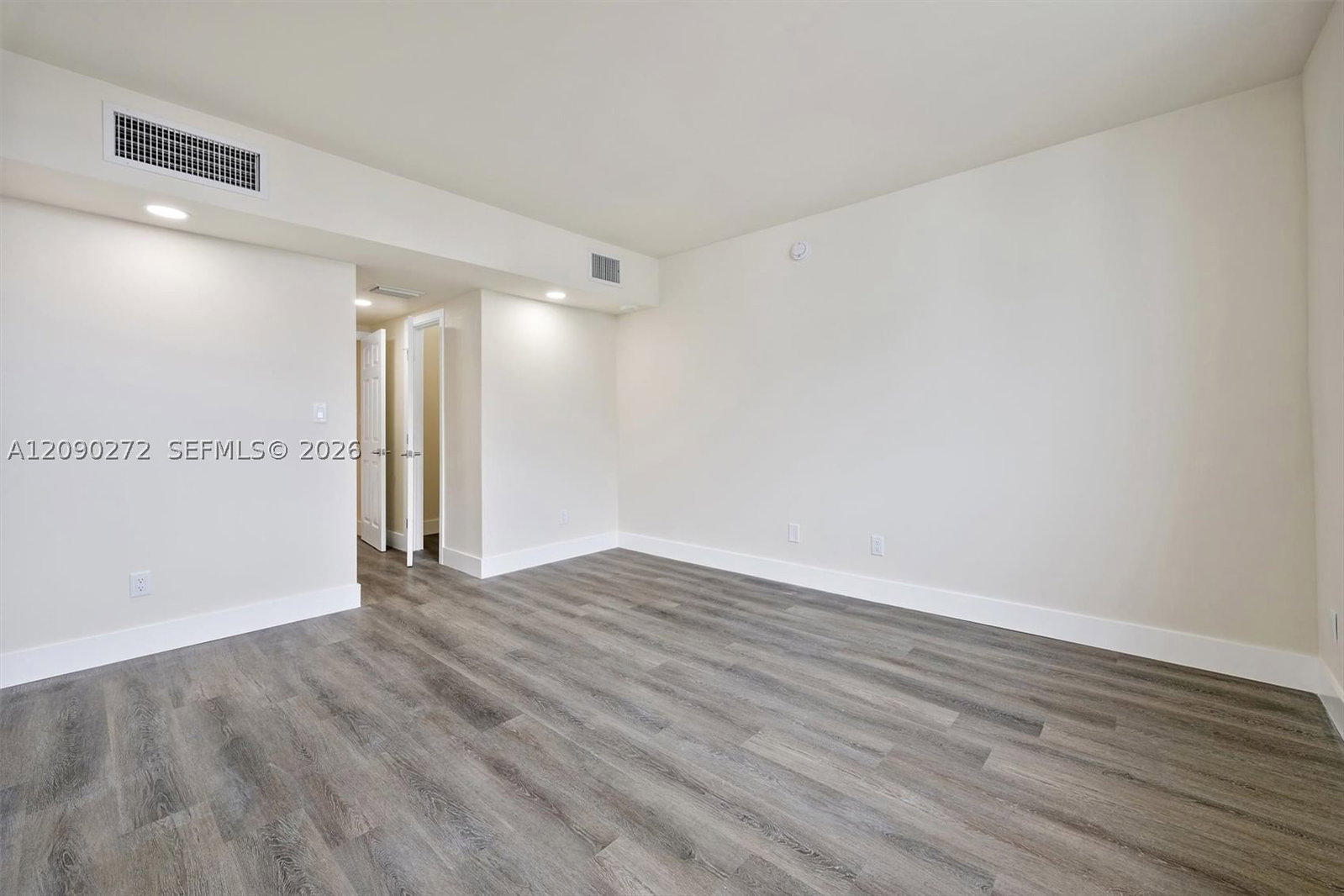 Real estate property located at 19380 Collins Ave #1023, Miami-dade, Oceanview Building B Cond, Sunny Isles Beach, FL