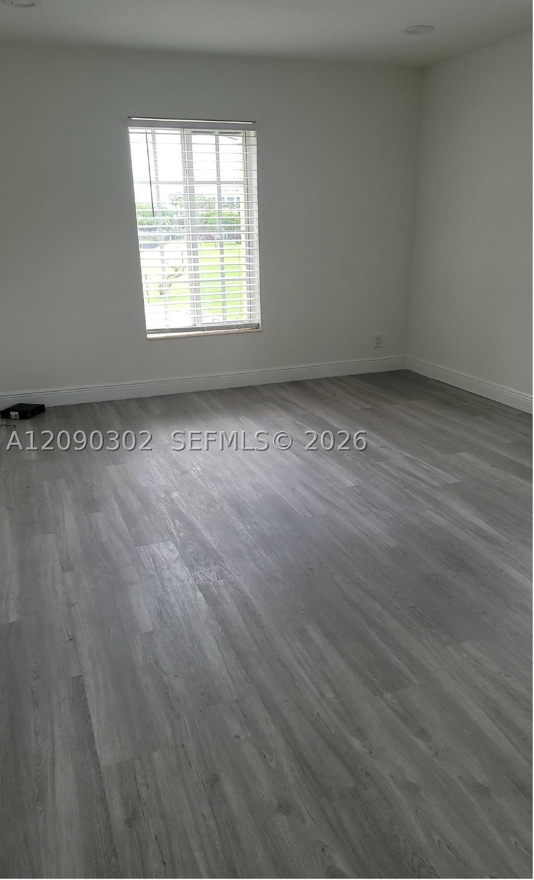 Real estate property located at 5221 Geneva Way #304, Miami-dade, Doral Gardens Ii Condo, Doral, FL