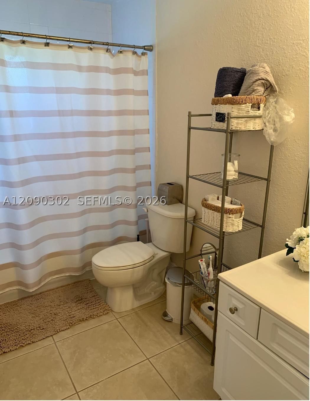 Real estate property located at 5221 Geneva Way #304, Miami-dade, Doral Gardens Ii Condo, Doral, FL
