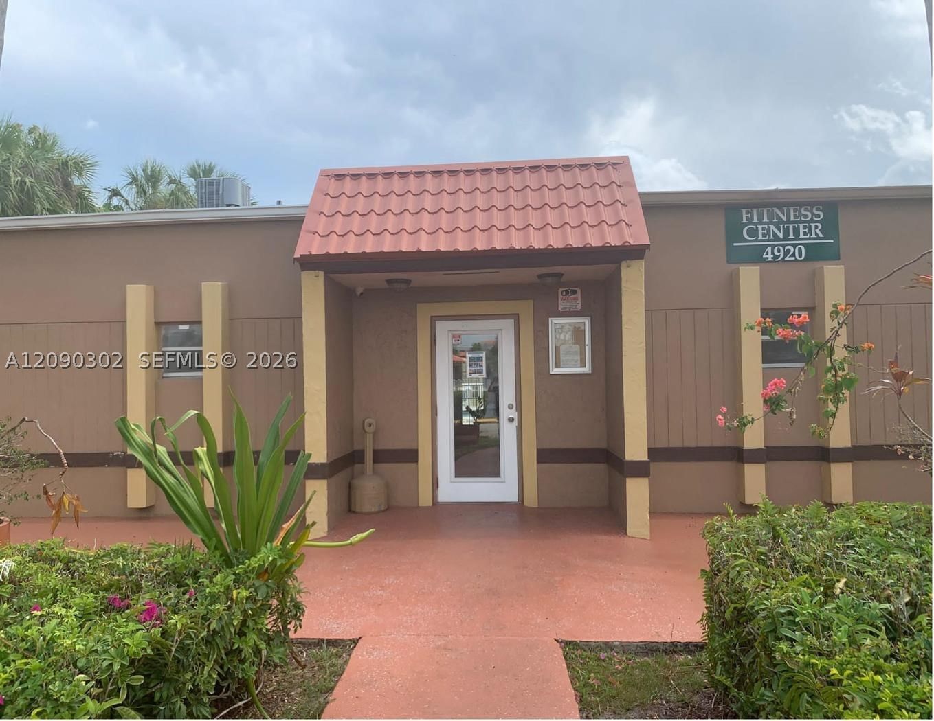 Real estate property located at 5221 Geneva Way #304, Miami-dade, Doral Gardens Ii Condo, Doral, FL