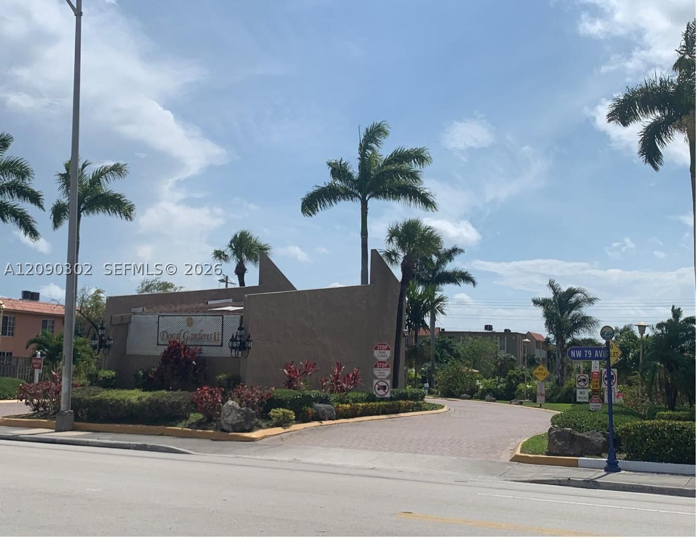 Real estate property located at 5221 Geneva Way #304, Miami-dade, Doral Gardens Ii Condo, Doral, FL