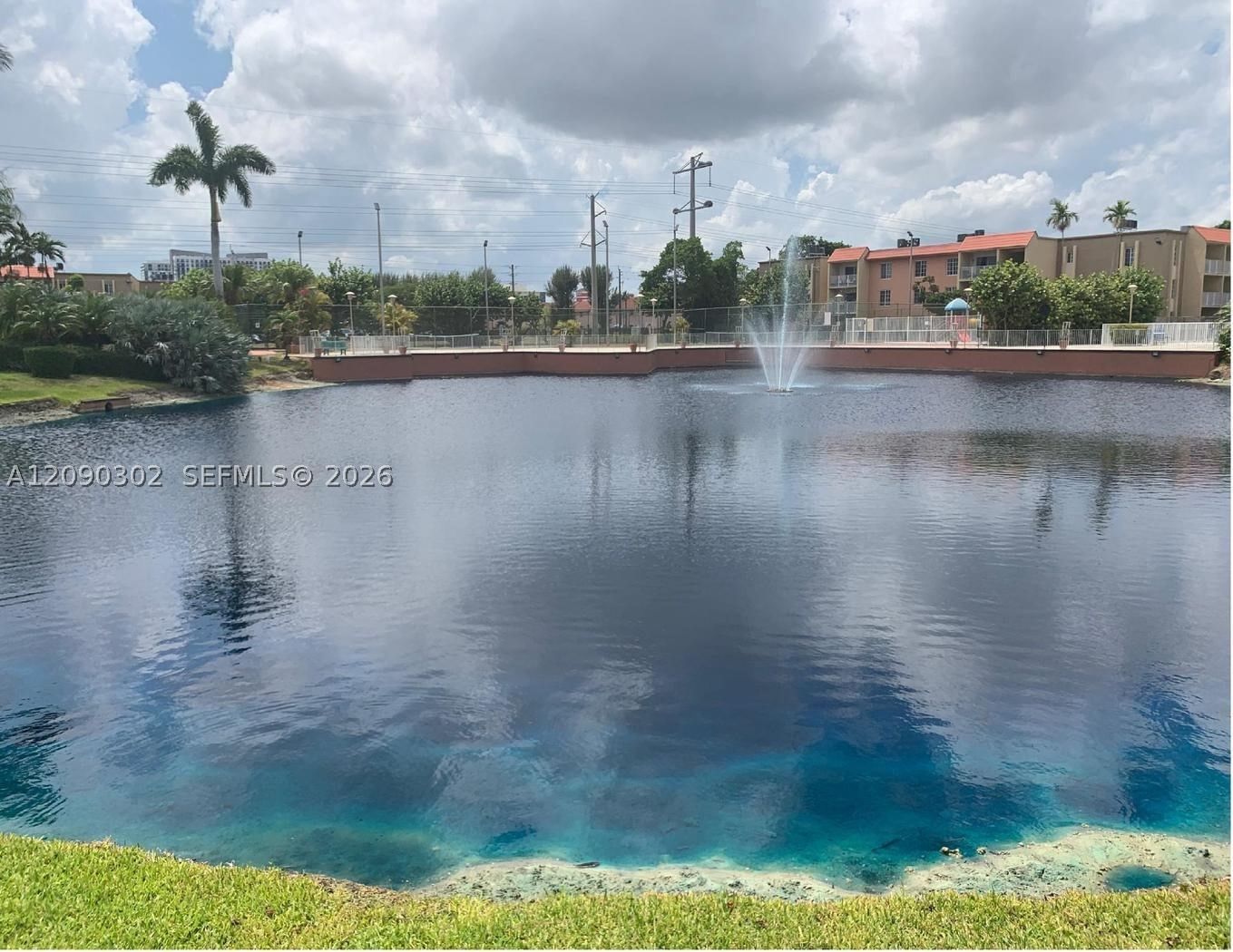 Real estate property located at 5221 Geneva Way #304, Miami-dade, Doral Gardens Ii Condo, Doral, FL